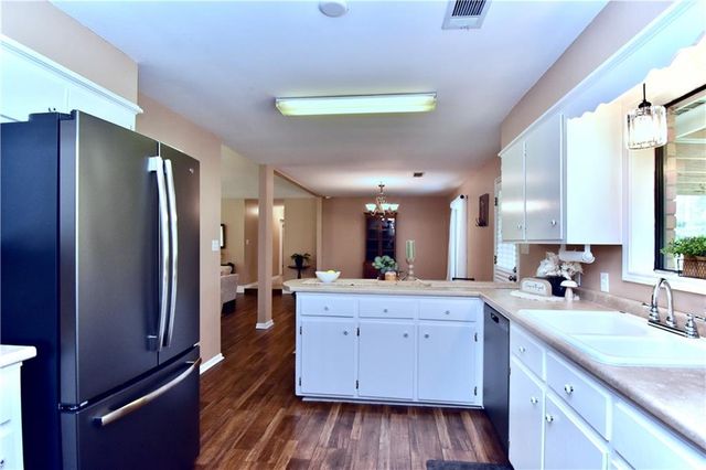 8633 RIDGEMONT Drive, Pineville, LA 71360