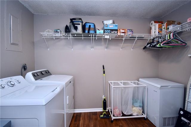 8633 RIDGEMONT Drive, Pineville, LA 71360