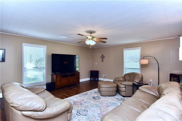 8633 RIDGEMONT Drive, Pineville, LA 71360