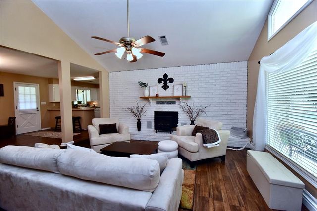 8633 RIDGEMONT Drive, Pineville, LA 71360