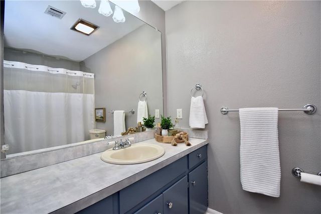 8633 RIDGEMONT Drive, Pineville, LA 71360