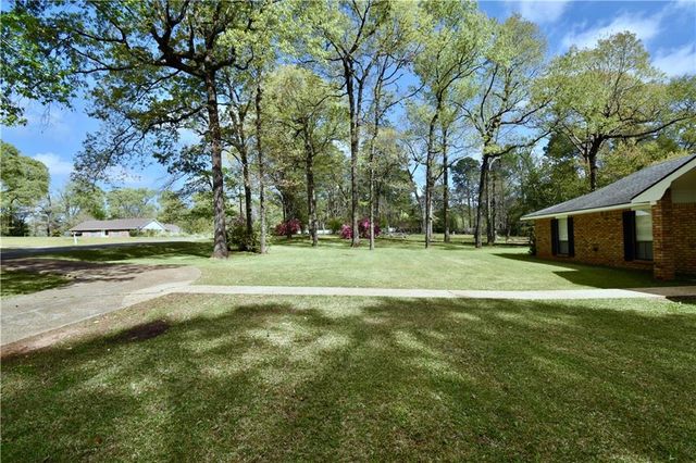 8633 RIDGEMONT Drive, Pineville, LA 71360