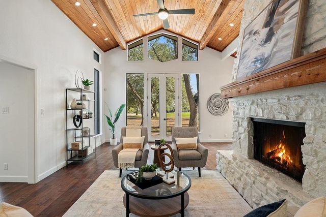 9112 Balcones Club DR, Austin, TX 78750
