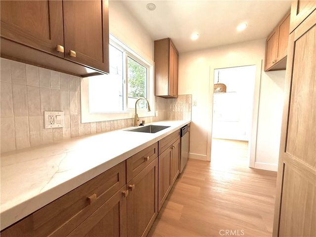 6072 Myrtle Avenue, Long Beach, CA 90805