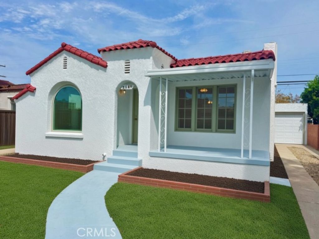 6072 Myrtle Avenue, Long Beach, CA 90805