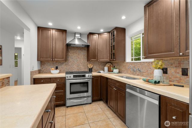 11007 Alton Avenue NE, Seattle, WA 98125