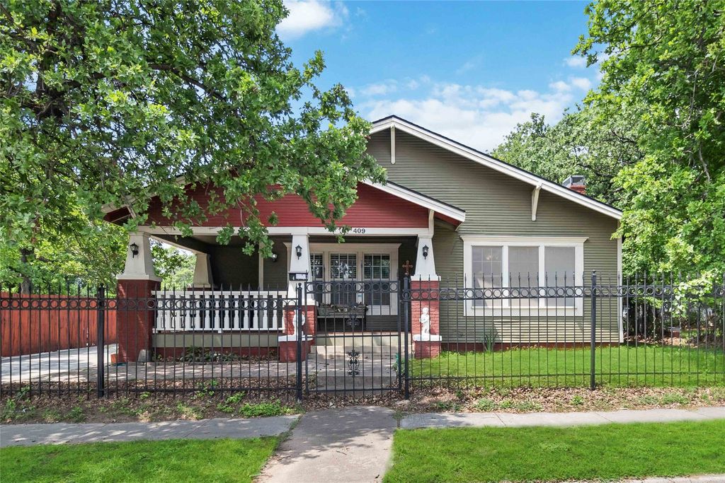 409 N Sylvania Avenue, Fort Worth, TX 76111
