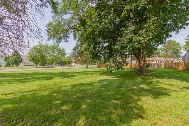 110 N Chase Avenue, Bartlett, IL 60103
