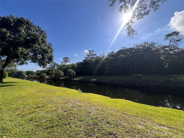 5661 Riverside Drive 101B7, Coral Springs, FL 33067