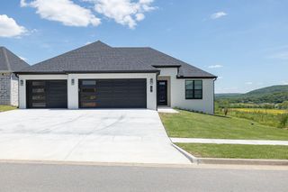 151 N Eagle Mountain Street, Prairie Grove, AR 72753