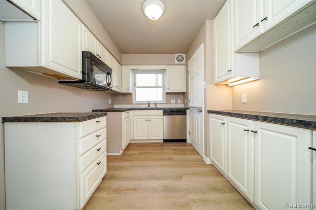 16544 Stricker Avenue, Eastpointe, MI 48021