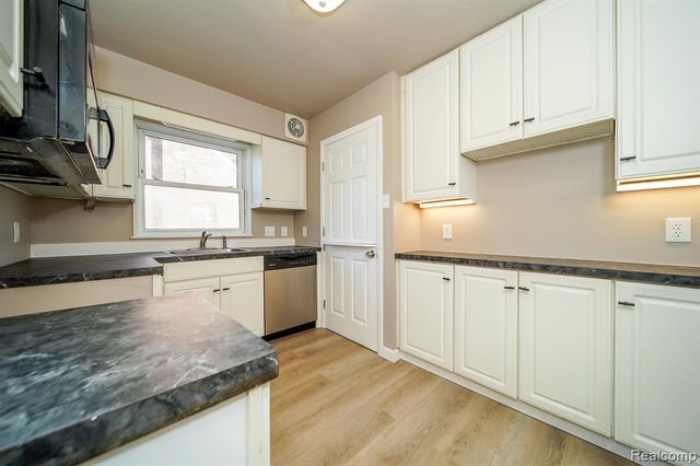 16544 Stricker Avenue, Eastpointe, MI 48021