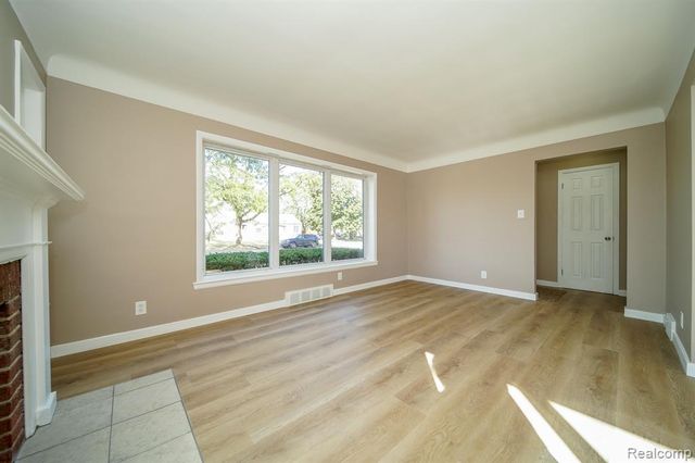 16544 Stricker Avenue, Eastpointe, MI 48021