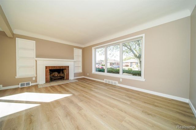 16544 Stricker Avenue, Eastpointe, MI 48021