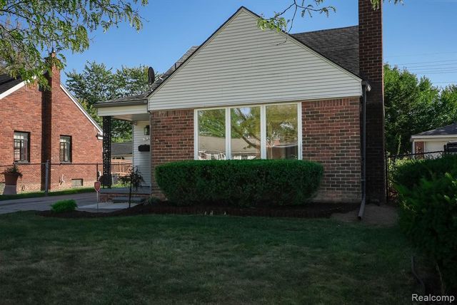 16544 Stricker Avenue, Eastpointe, MI 48021