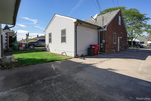 16544 Stricker Avenue, Eastpointe, MI 48021