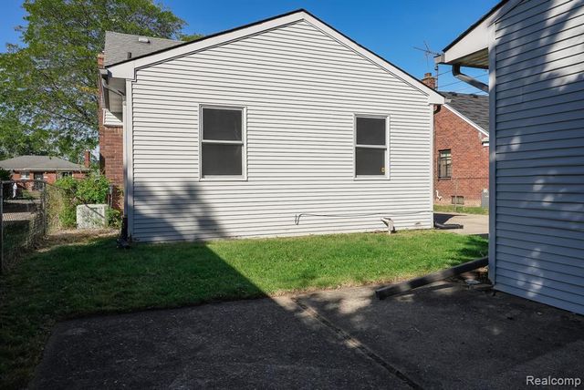 16544 Stricker Avenue, Eastpointe, MI 48021