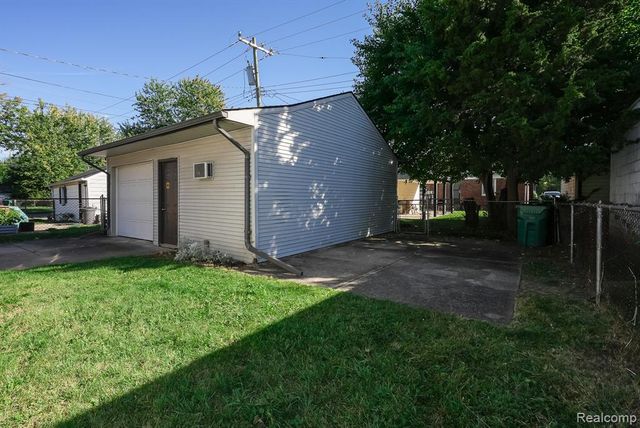 16544 Stricker Avenue, Eastpointe, MI 48021