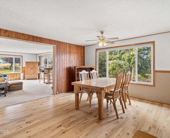4450 NE 29th Court, Redmond, OR 97756