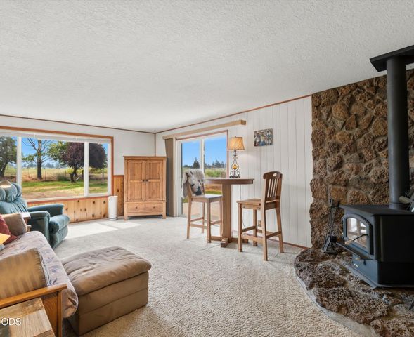 4450 NE 29th Court, Redmond, OR 97756