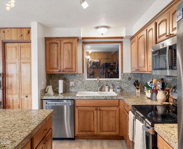 4450 NE 29th Court, Redmond, OR 97756