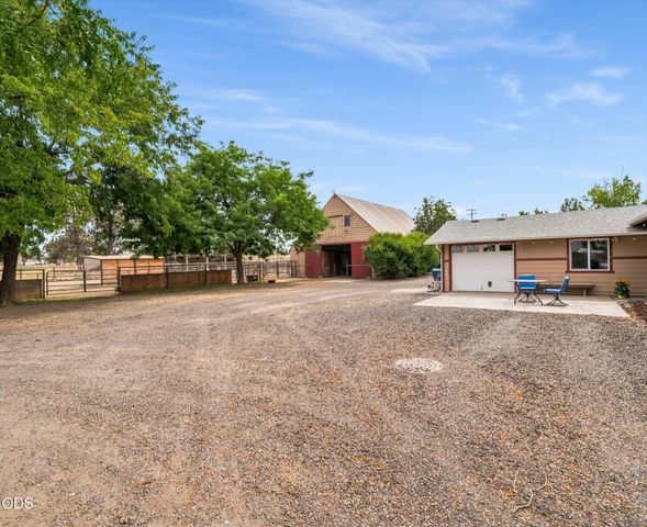 4450 NE 29th Court, Redmond, OR 97756