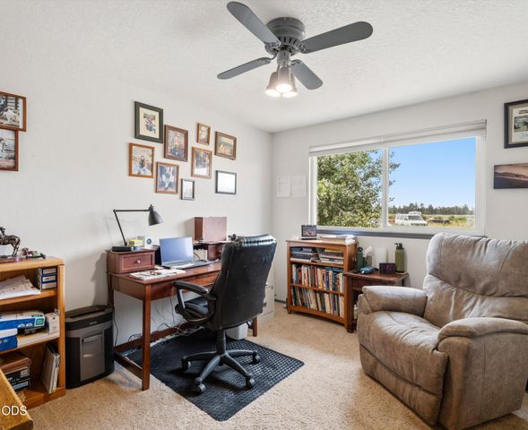 4450 NE 29th Court, Redmond, OR 97756