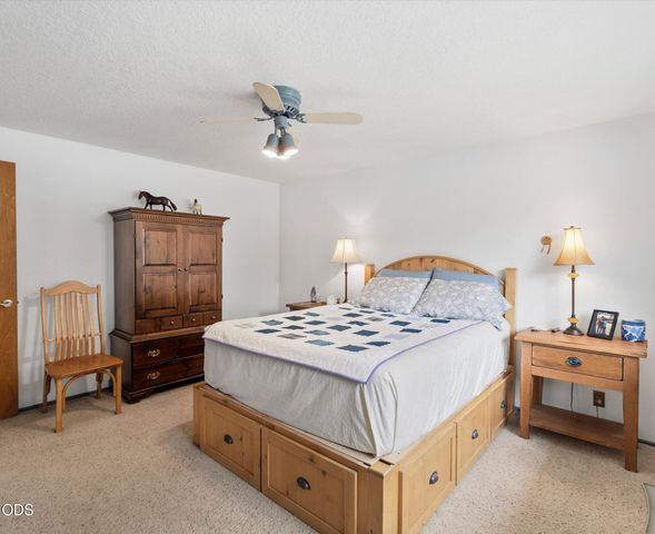 4450 NE 29th Court, Redmond, OR 97756