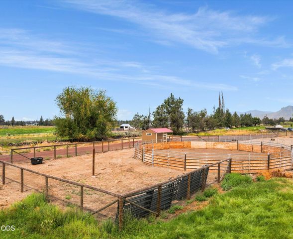 4450 NE 29th Court, Redmond, OR 97756