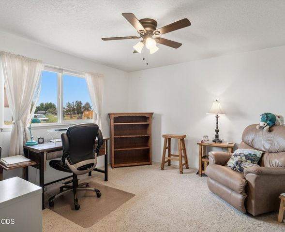 4450 NE 29th Court, Redmond, OR 97756