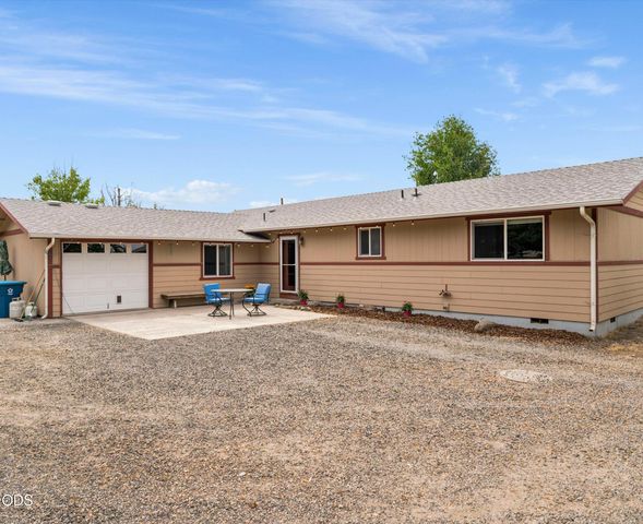 4450 NE 29th Court, Redmond, OR 97756