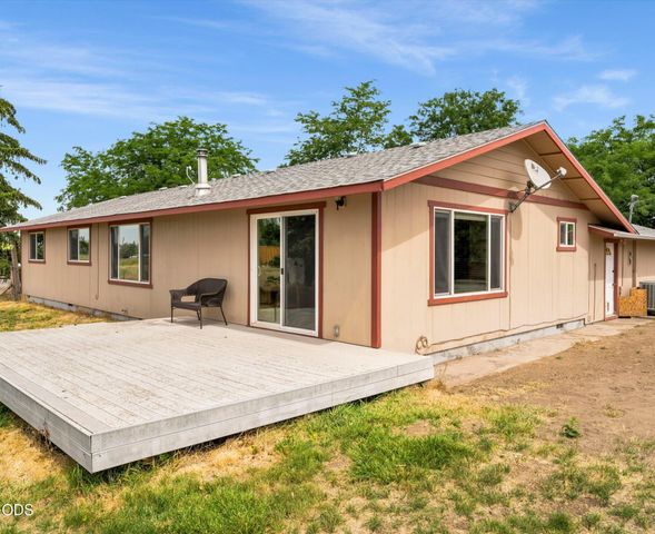 4450 NE 29th Court, Redmond, OR 97756