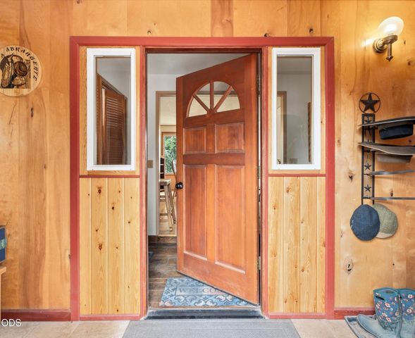 4450 NE 29th Court, Redmond, OR 97756