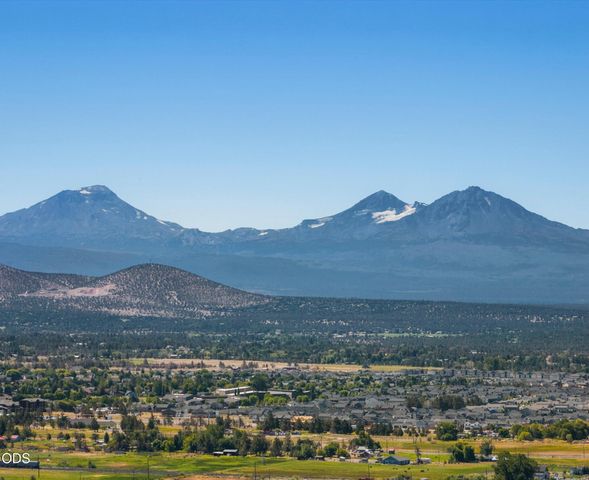 4450 NE 29th Court, Redmond, OR 97756
