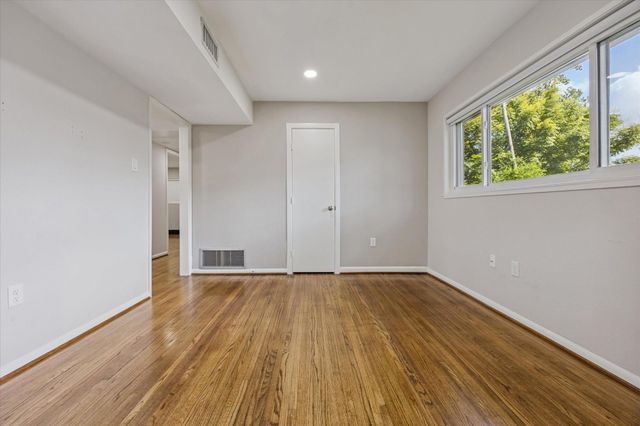 8621 Bob White Drive, Houston, TX 77074