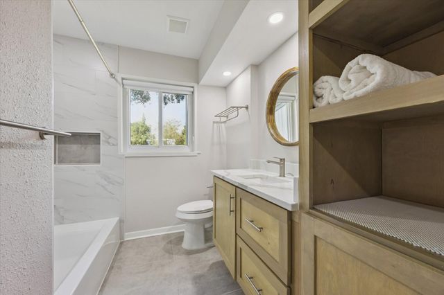 8621 Bob White Drive, Houston, TX 77074