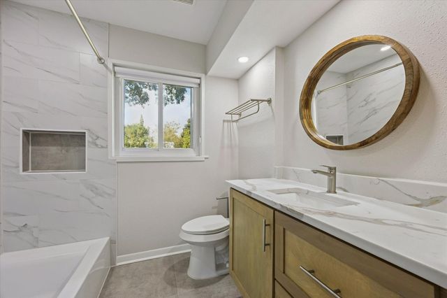 8621 Bob White Drive, Houston, TX 77074