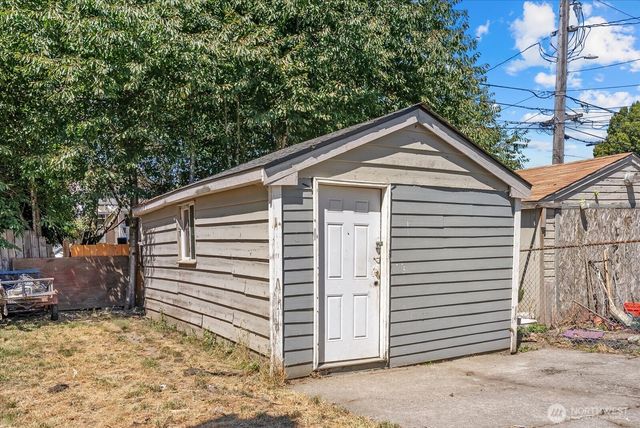 3838 S G Street, Tacoma, WA 98418