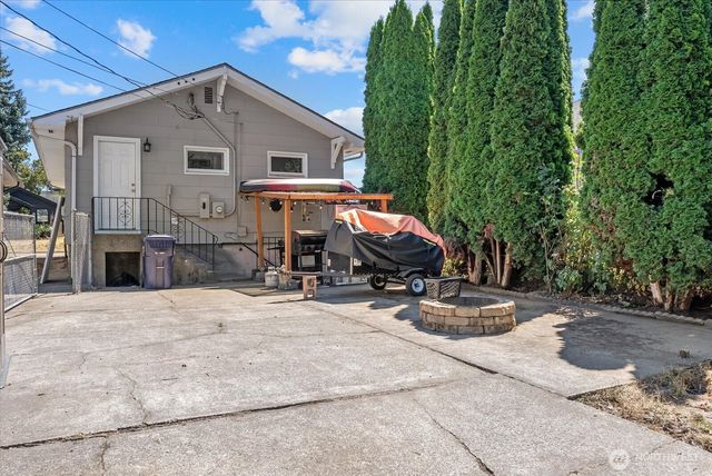 3838 S G Street, Tacoma, WA 98418