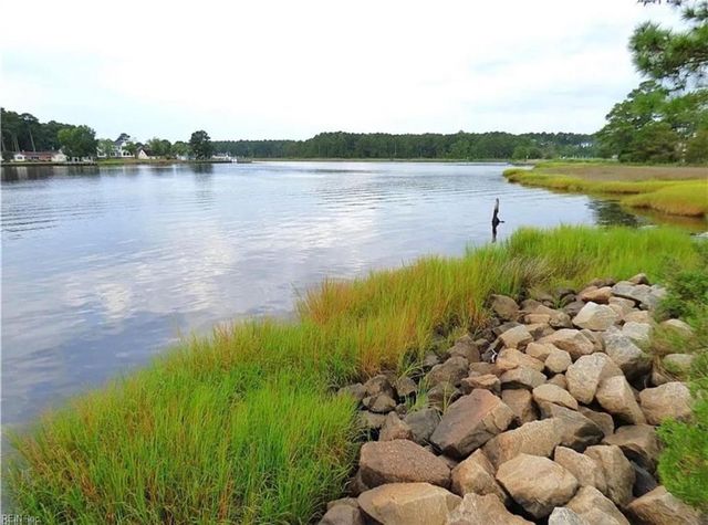 533 Broad Bend Circle, Chesapeake, VA 23320