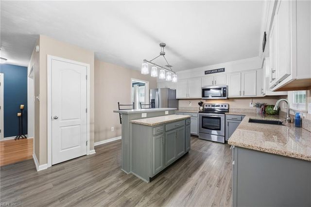 533 Broad Bend Circle, Chesapeake, VA 23320