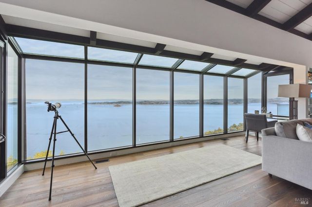 132 Sugarloaf Dr, Tiburon, CA 94920