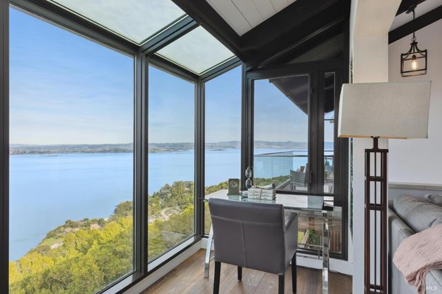 132 Sugarloaf Dr, Tiburon, CA 94920