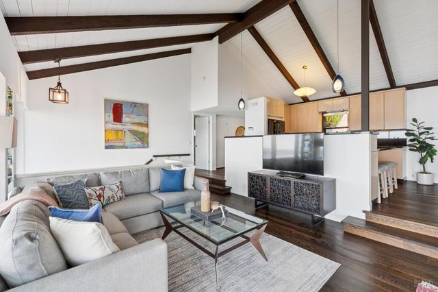 132 Sugarloaf Dr, Tiburon, CA 94920