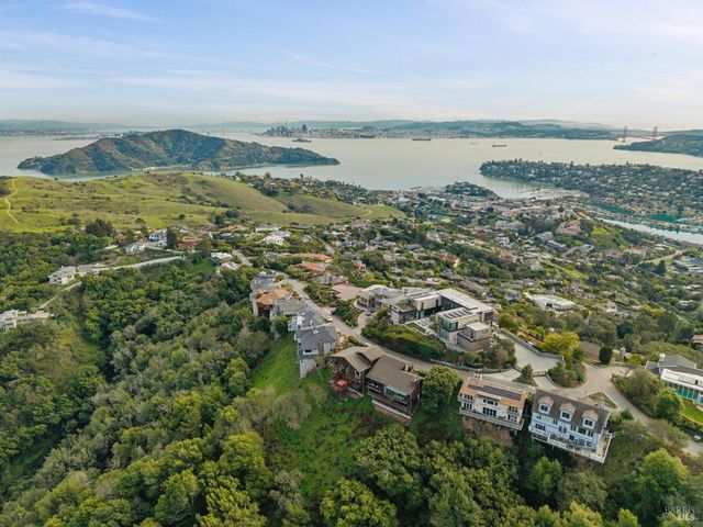 132 Sugarloaf Dr, Tiburon, CA 94920