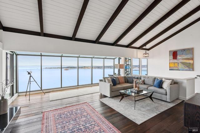 132 Sugarloaf Dr, Tiburon, CA 94920