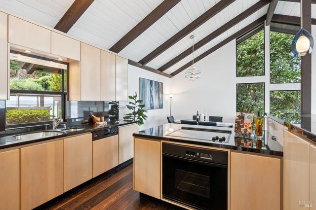 132 Sugarloaf Dr, Tiburon, CA 94920
