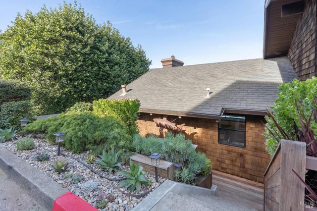 132 Sugarloaf Dr, Tiburon, CA 94920