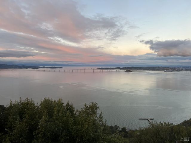 132 Sugarloaf Dr, Tiburon, CA 94920