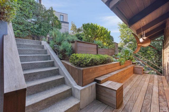 132 Sugarloaf Dr, Tiburon, CA 94920